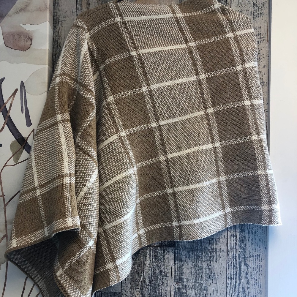 In2green Bold Plaid Poncho in Camel/Milk
